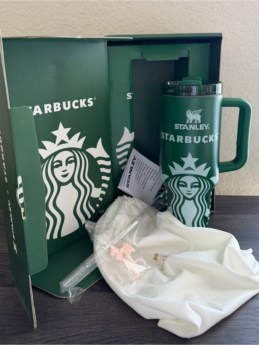 Stanley 40 Oz Olive Green Tumbler New With Box